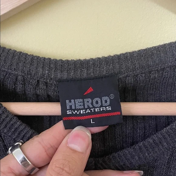 HEROD Gray Ribbed Sweater - Picture 2 of 3